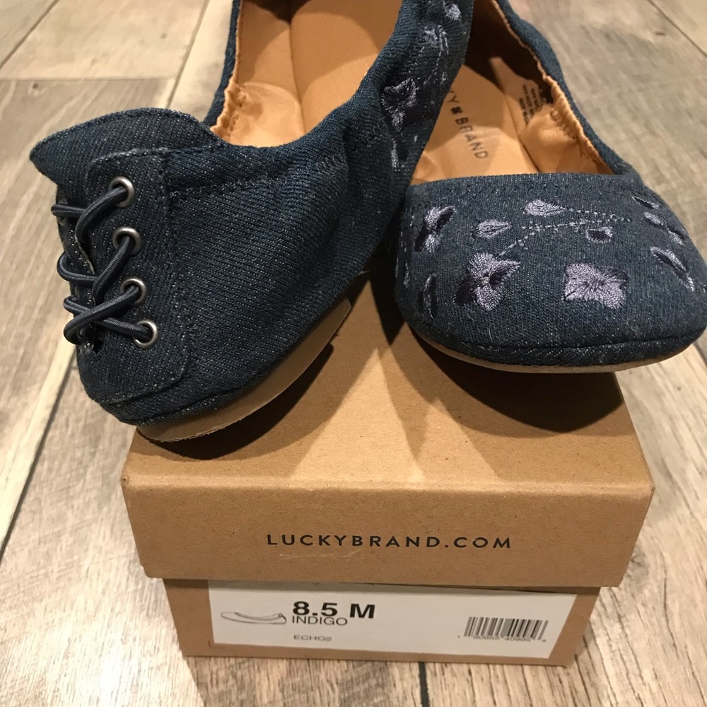 Lucky brand flats